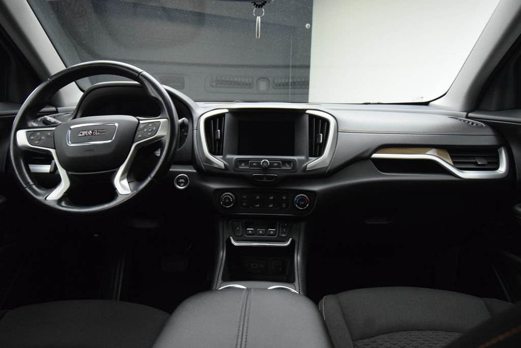 Used 2020 Gray GMC SLE image 3
