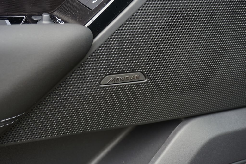 New 2026 Carpathian Grey Land Rover Belgravia Edition image 11