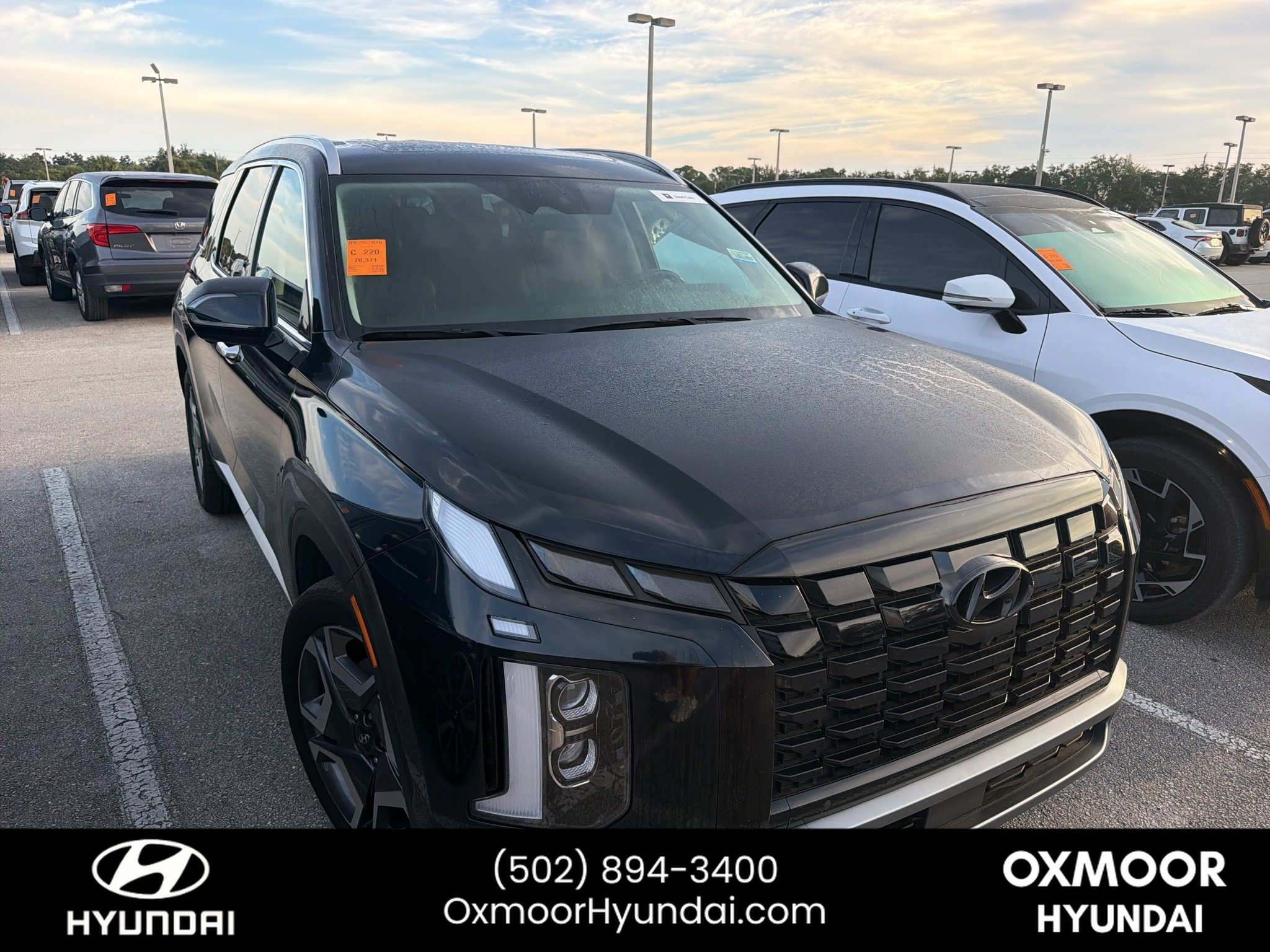 Used 2024 Moonlight Cloud Hyundai SEL 8P image 2