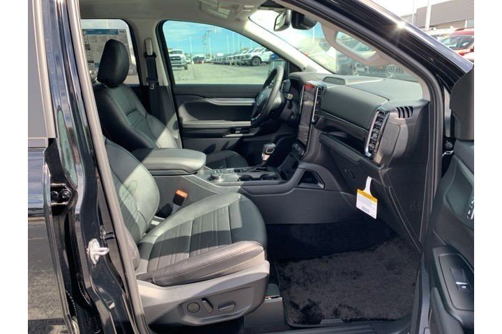 New 2025 Shadow Black Ford Lariat image 27