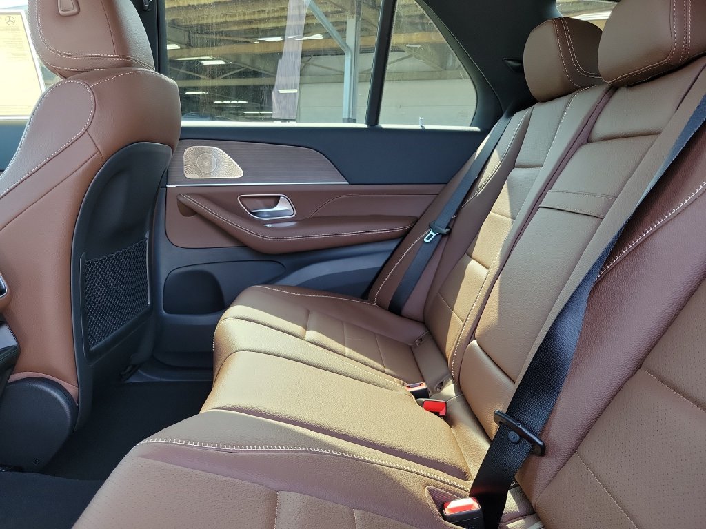 New 2027 MANUFAKTUR Patagonia Red Metallic Mercedes-Benz GLE 450 image 11