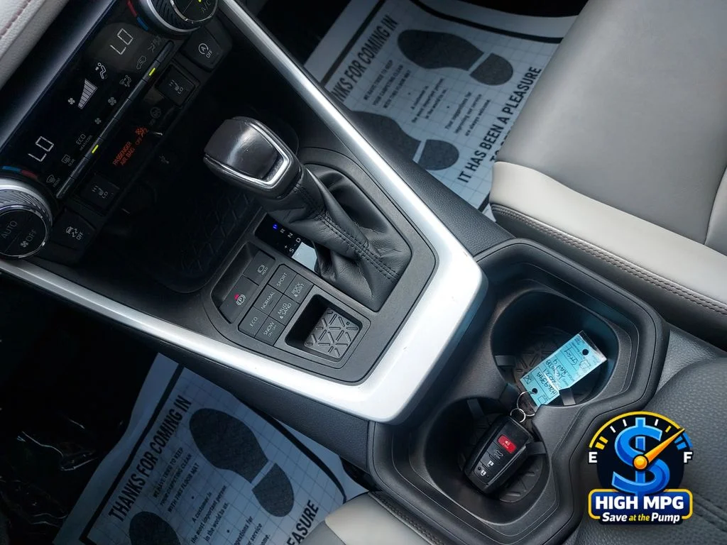 Used 2021 Gray Toyota XLE Premium image 15