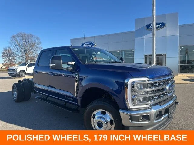 2026 Ford F-350 Super Duty Chassis Cab Lariat - Photo 3