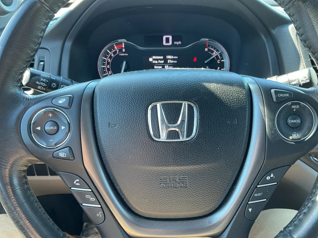 Used 2017 Crystal Black Pearl Honda EX-L image 27