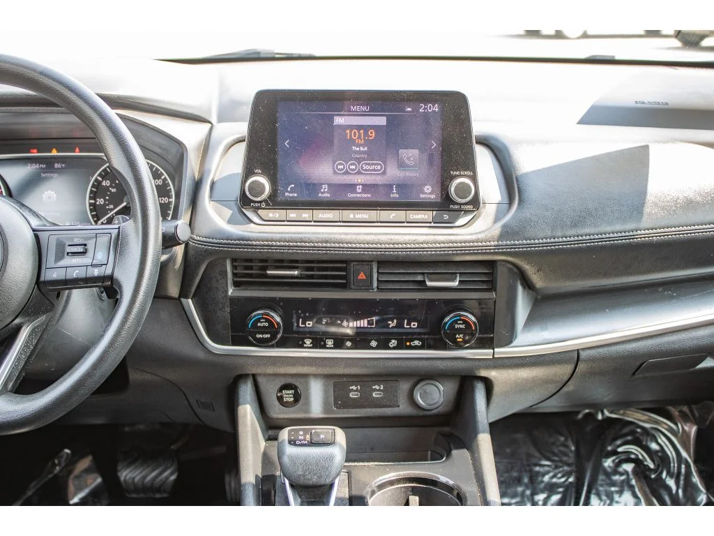 Used 2024 Everest White Pearl Nissan SV image 23