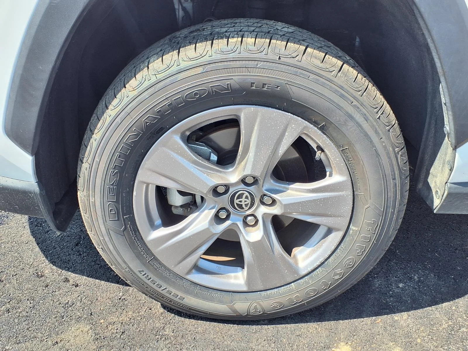 Used 2025 Ice Cap Toyota XLE image 18