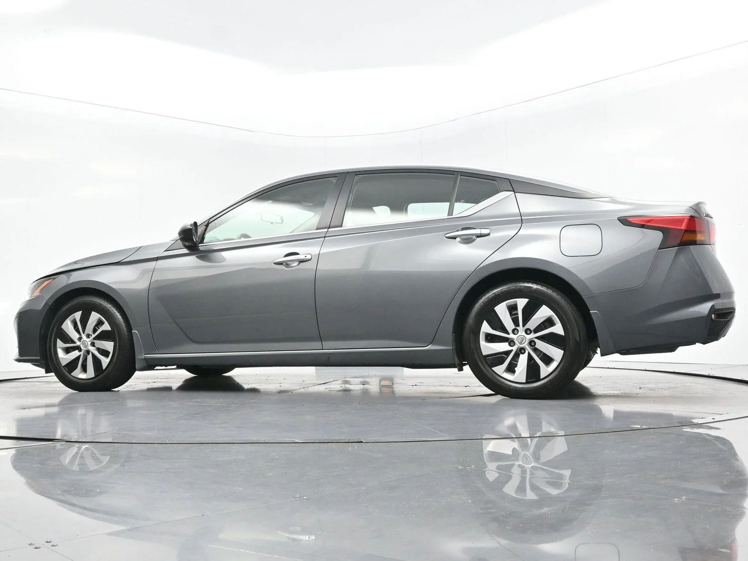 Used 2024 Gun Metallic Nissan 2.5 S image 43