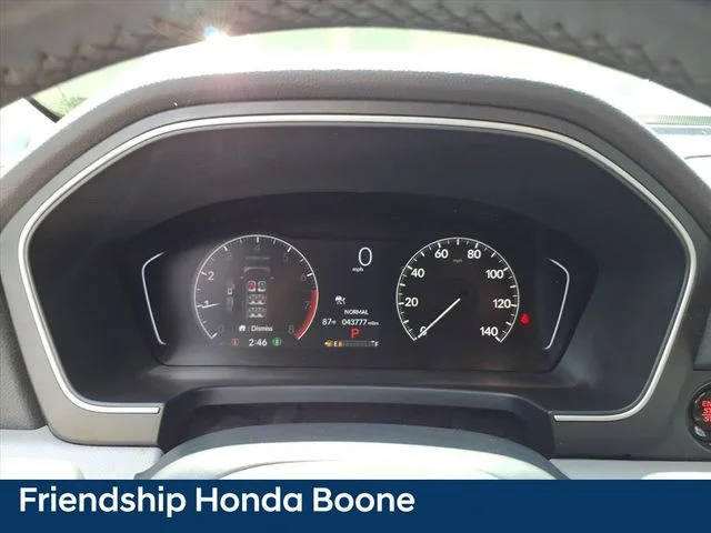 Used 2025 White Honda Touring image 22