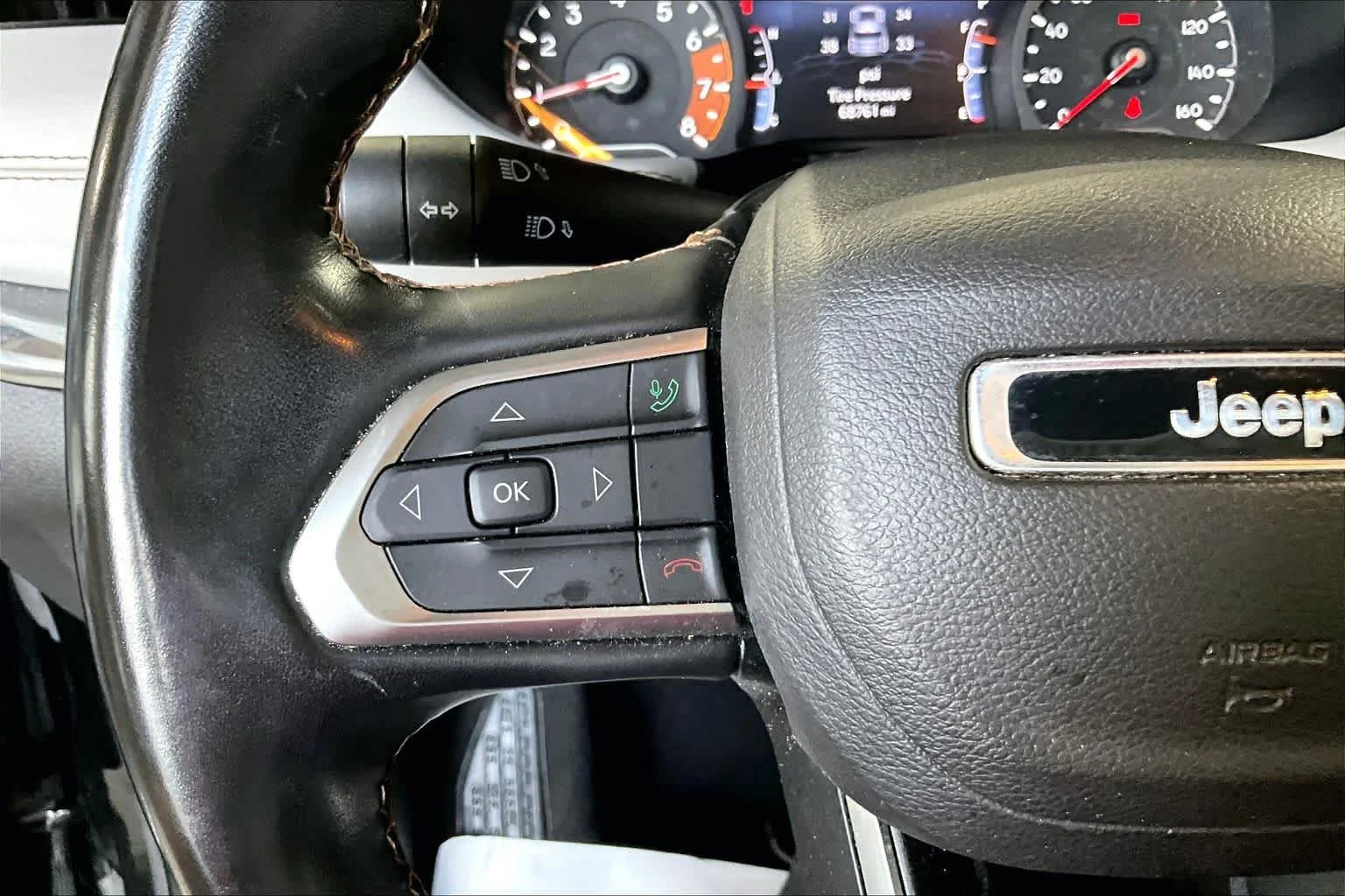 Used 2022 Diamond Black Crystal Pearlcoat Jeep Limited image 23