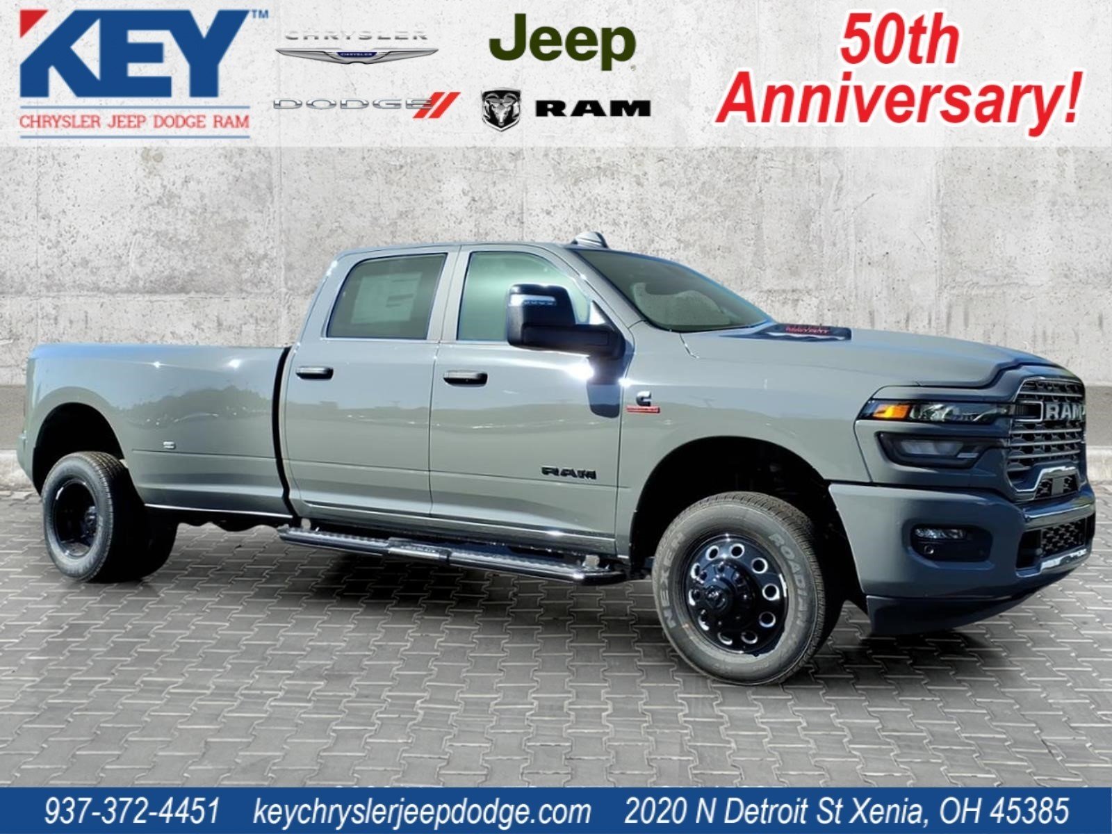 New 2027 Ceramic Gray Clear-Coat Exterior Paint RAM Big Horn image 1