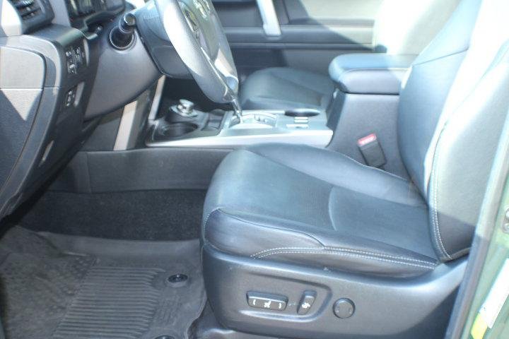 Certified Used 2022 ARMY GREEN Toyota  image 15