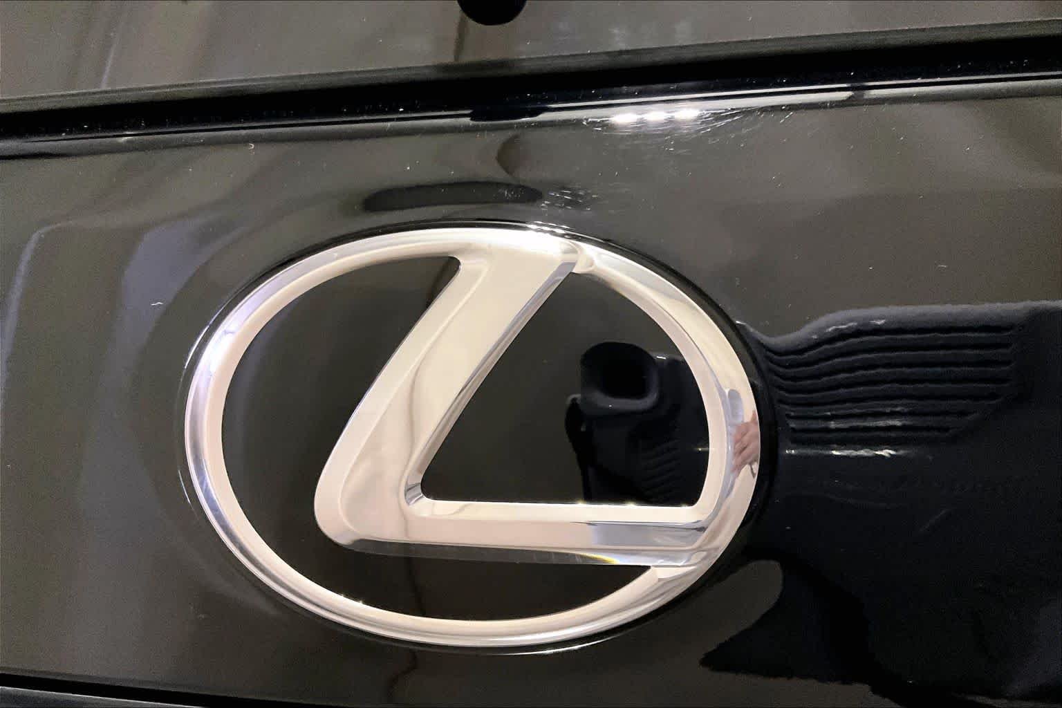Used 2022 Black Onyx Lexus Premium image 32