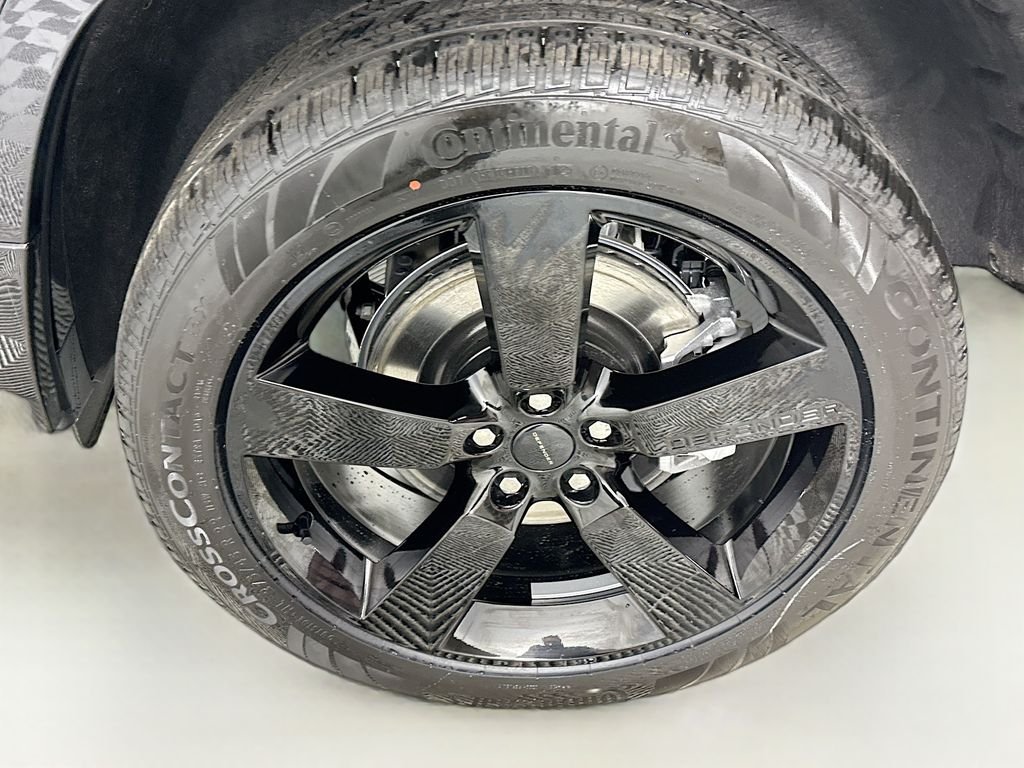 New 2026 Santorini Black Land Rover X-Dynamic SE image 26