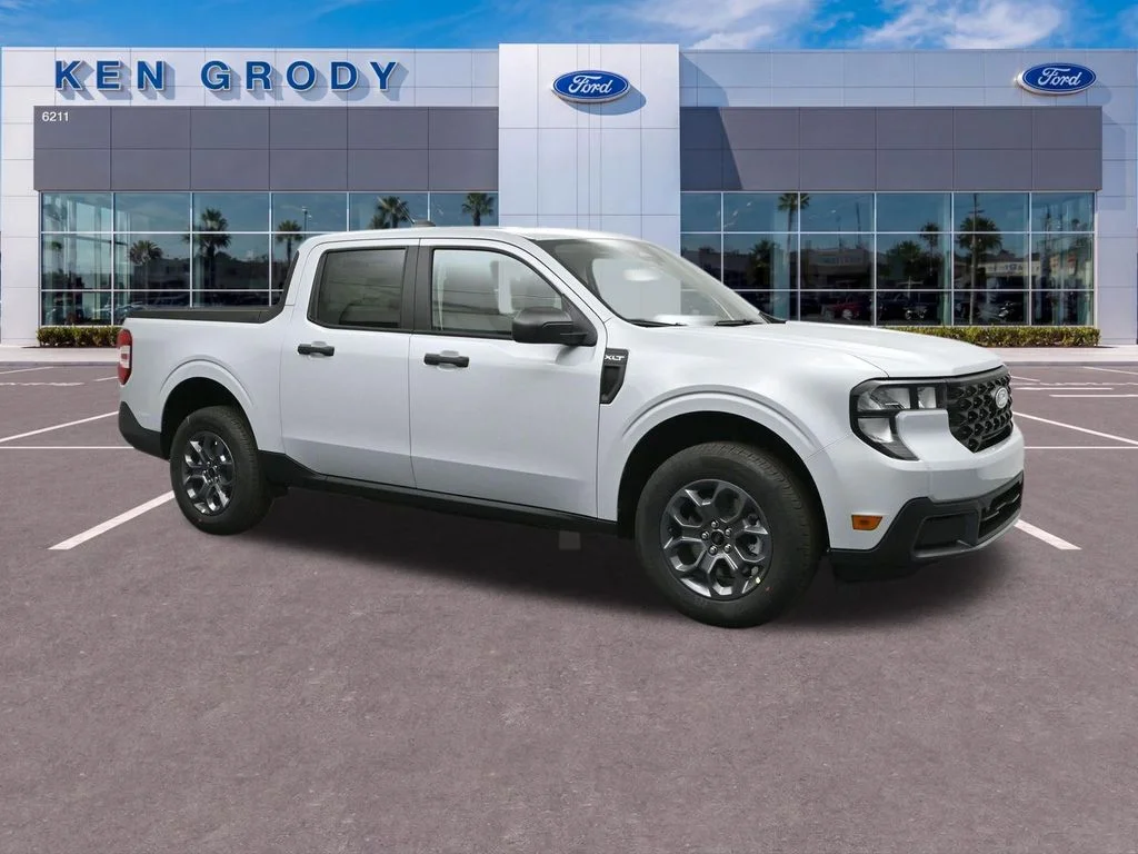 New 2026 Space White Metallic Ford XLT image 1