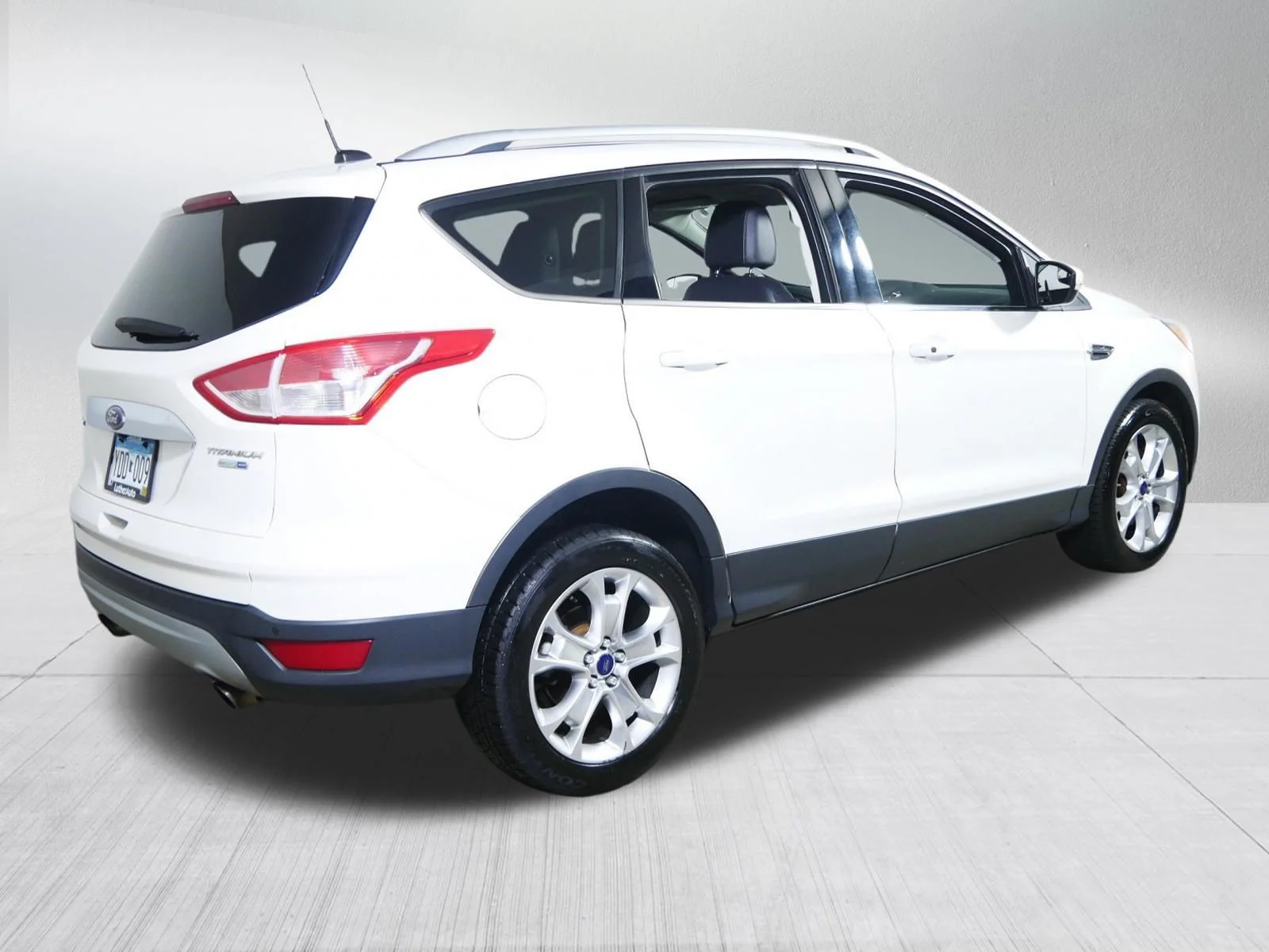 Used 2016 White Platinum Metallic Tri-Coat Ford Titanium image 7