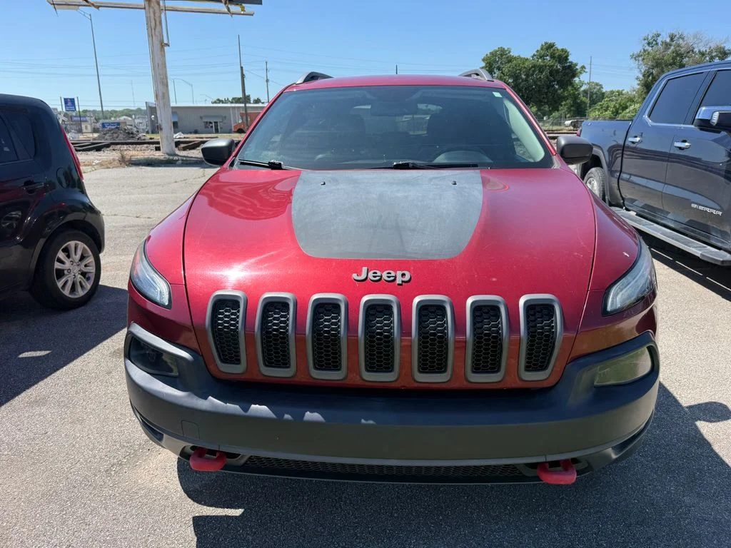 Used 2015 Red Jeep Trailhawk image 17
