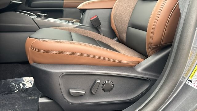 New 2026 Carbonized Gray Metallic Ford Outer Banks® image 24