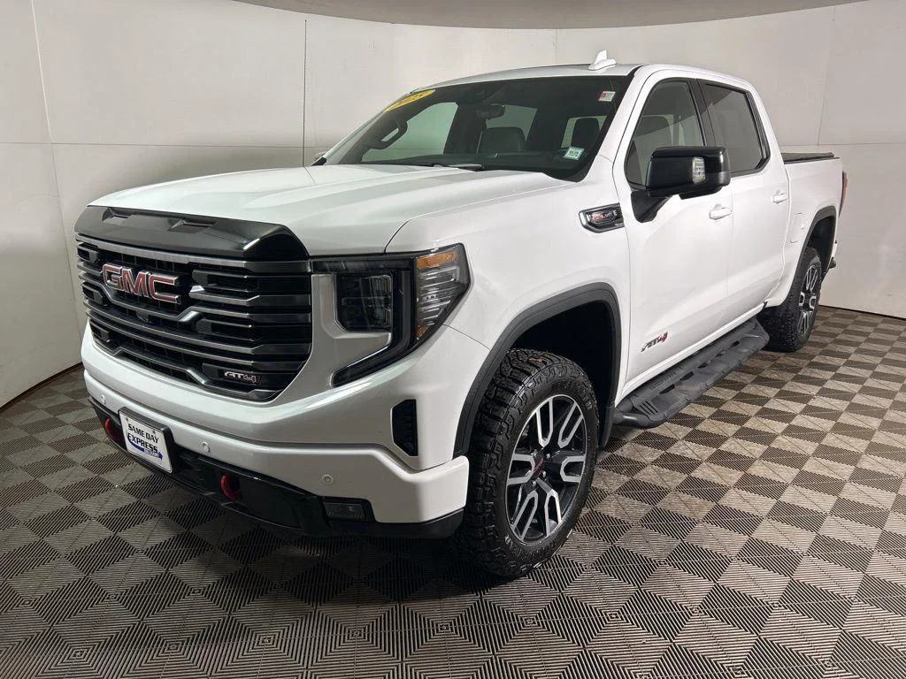 Used 2025 Summit White GMC AT4 image 14