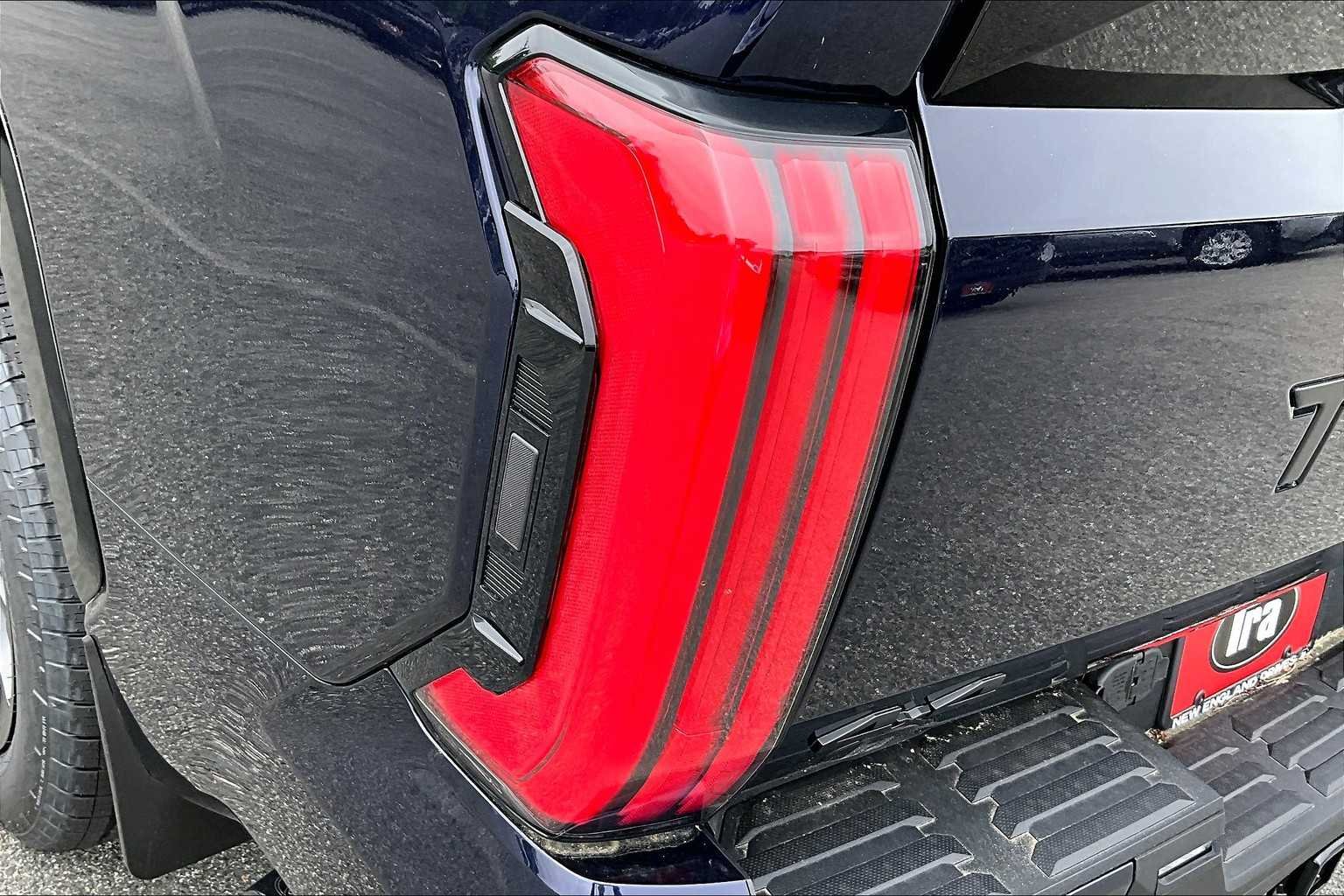 2025 Toyota Tundra Platinum - Photo 14