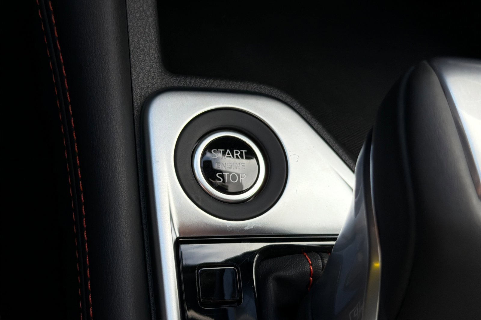 New 2025 Atlantic Gray Metallic/Super Black Nissan SR image 18