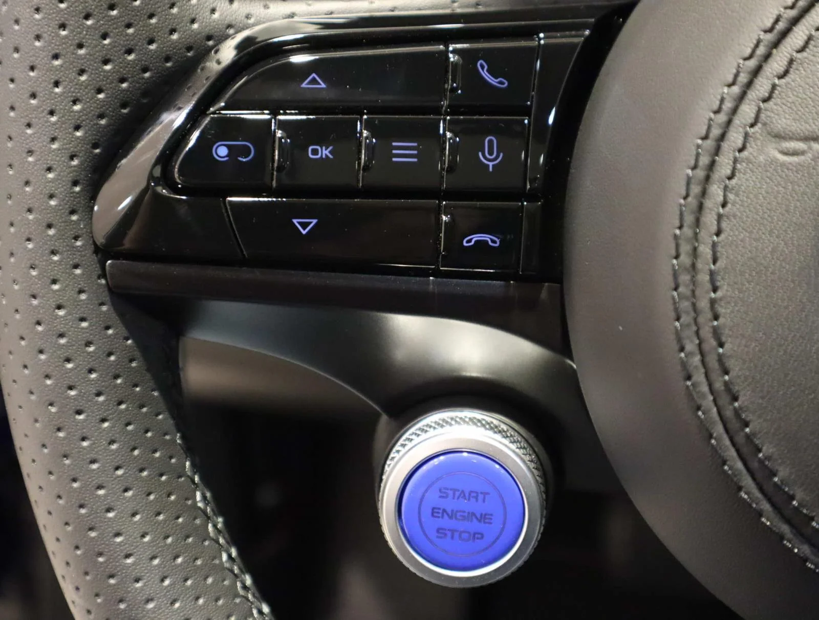New 2025 Blu Modena Metallic Maserati AWD image 28