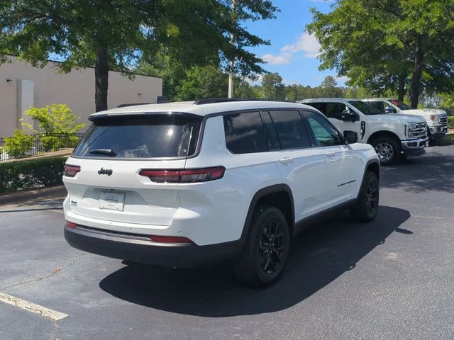 New 2026 Bright White Clear-Coat Exterior Paint Jeep Laredo image 5