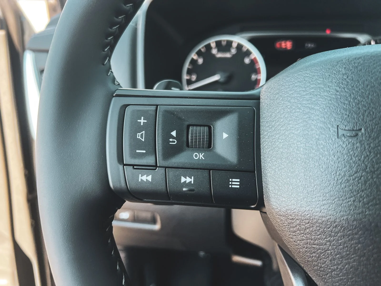 New 2026 Boulder Gray Pearl Nissan SV image 16