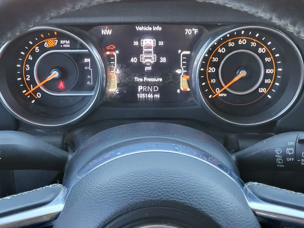 Used 2018 Mojito! Clearcoat Jeep Unlimited Sahara image 13