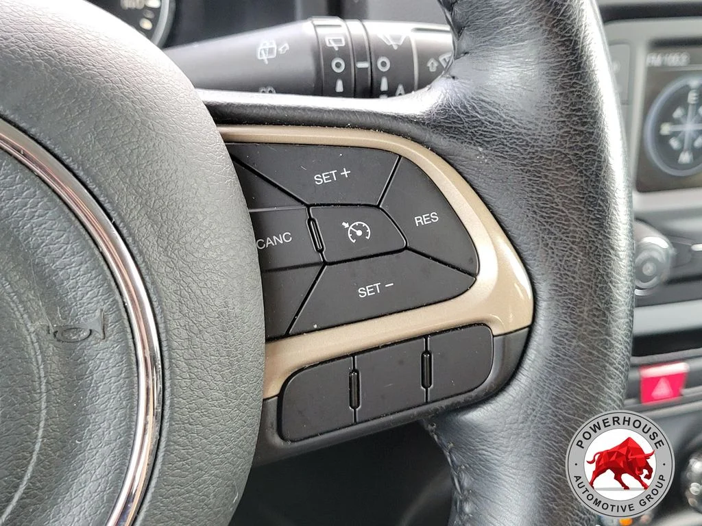 Used 2017 Gray Jeep Latitude image 30