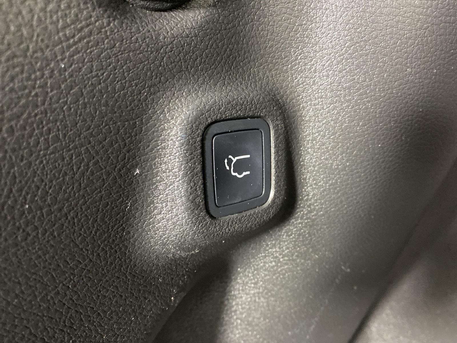 Used 2023 Granite Crystal Metallic Clearcoat Jeep Altitude image 27
