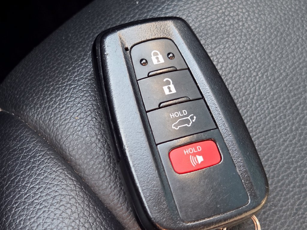 Used 2022 Midnight Black Metallic Toyota Hybrid XLE image 39