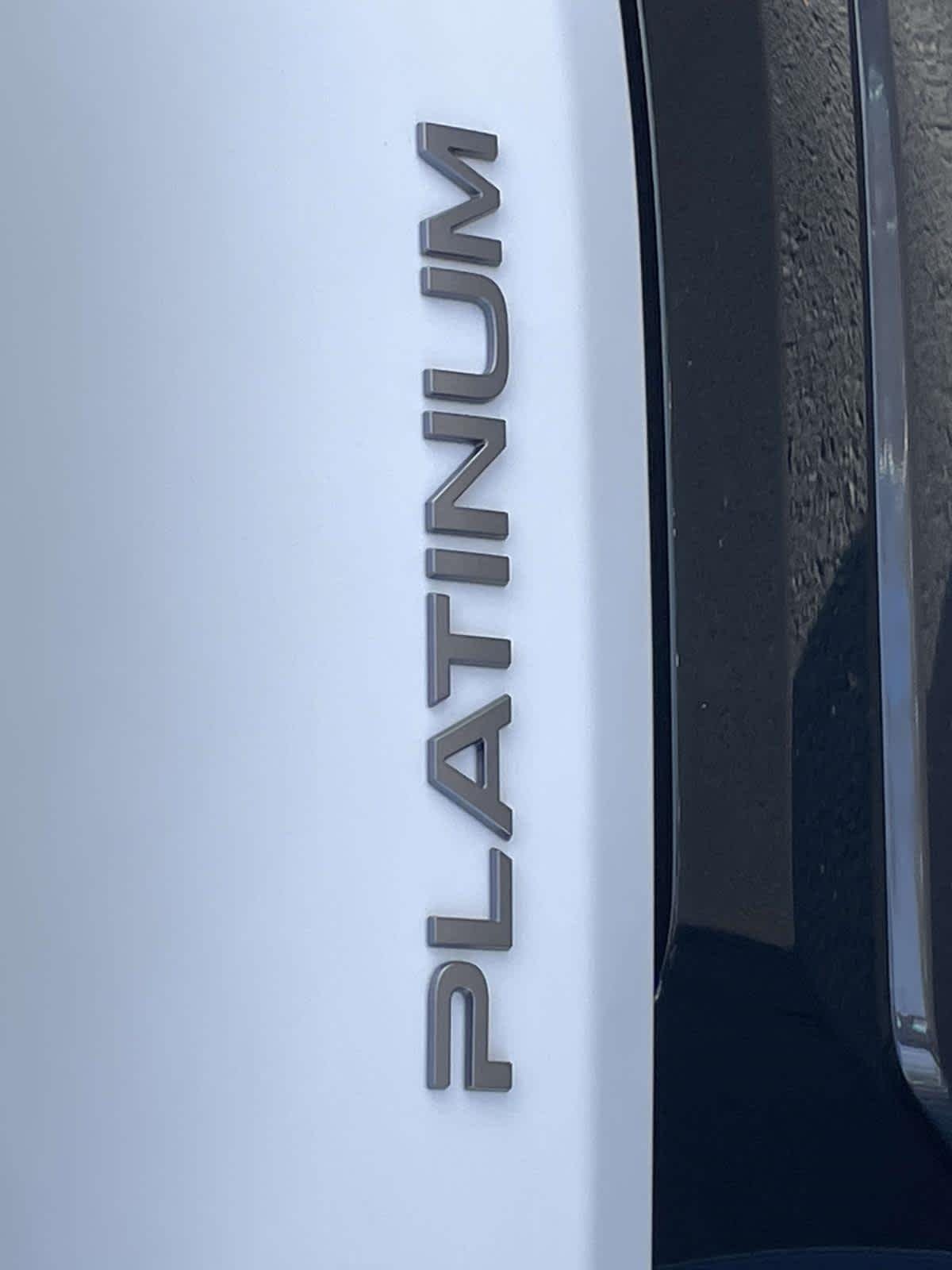New 2026 Everest White Pearl Tricoat/Super Black Nissan Platinum image 10