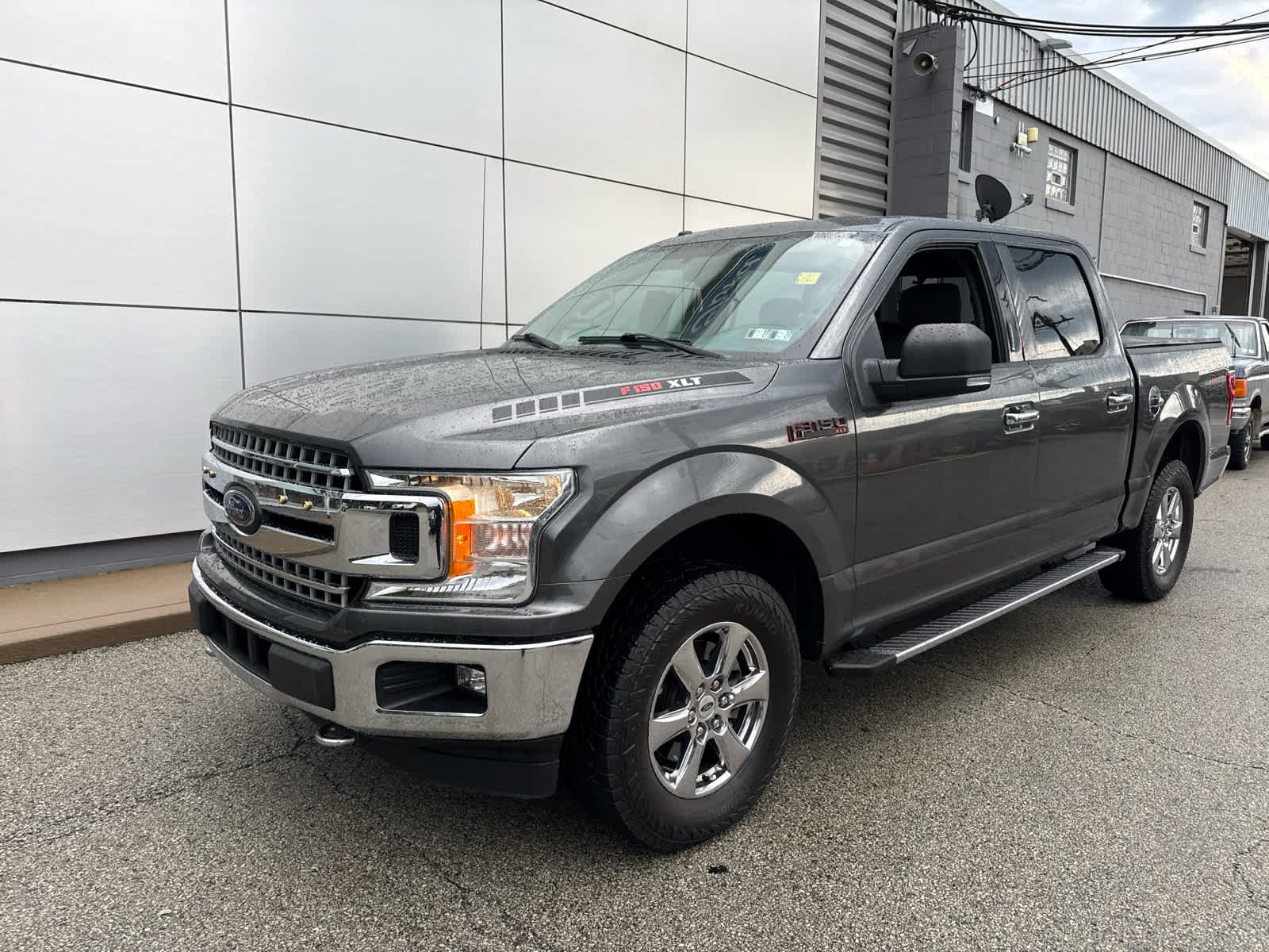 Used 2018 Magnetic Metallic Ford XLT image 1