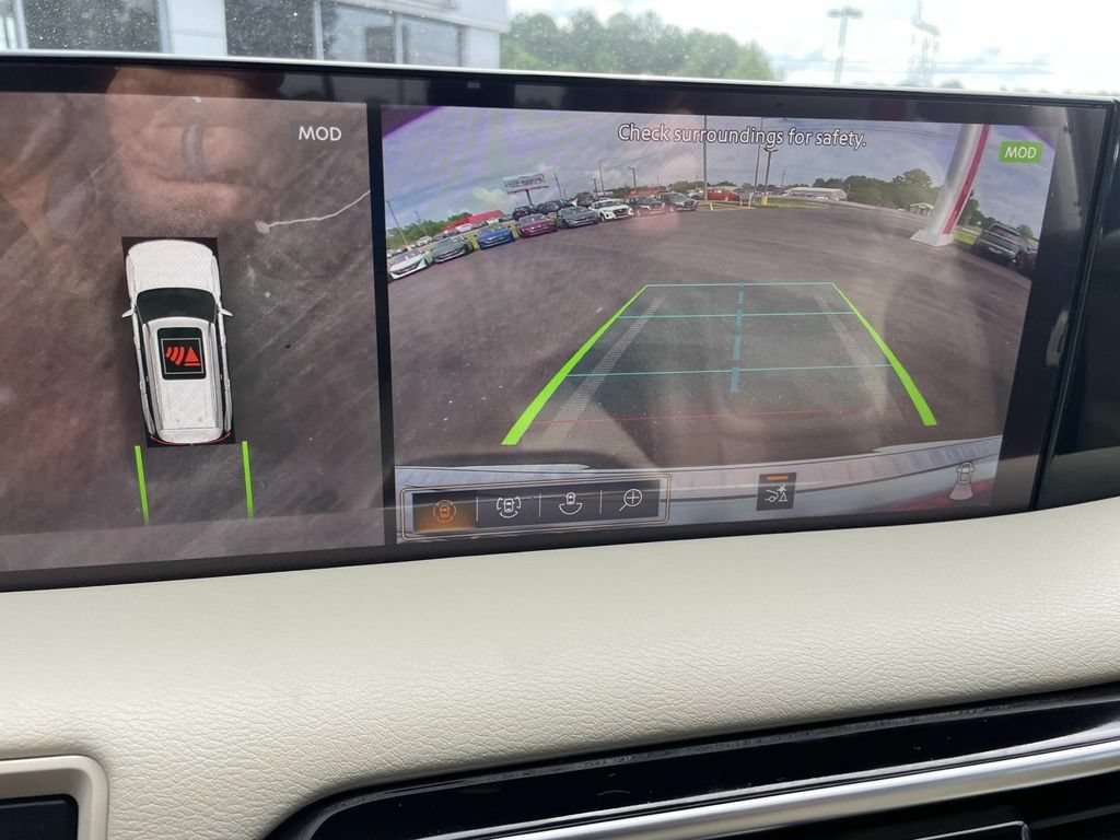 New 2026 Everest White TriCoat / Super Black Two-tone Nissan Platinum Reserve image 29