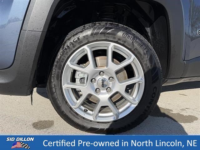 Certified Used 2023 Slate Blue Pearlcoat Jeep Latitude image 9