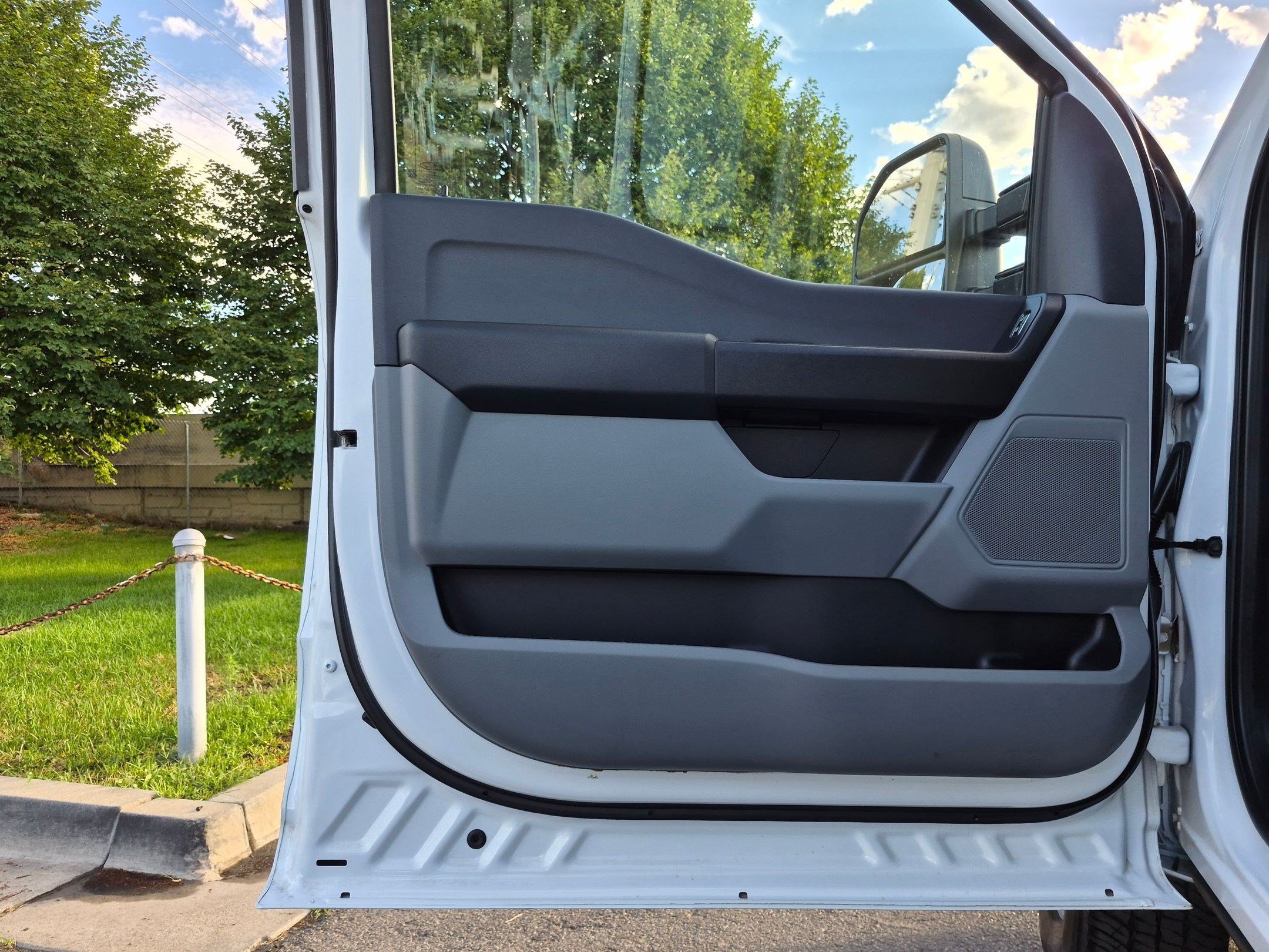 Used 2026 Oxford White Ford XL image 12