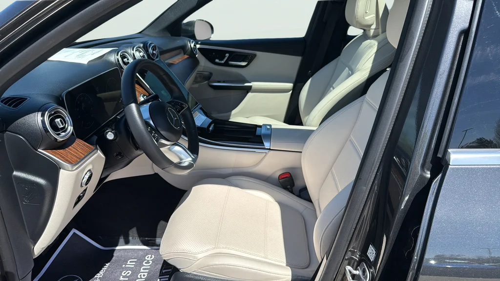 Used 2026 Gray Mercedes-Benz GLC 300 image 19