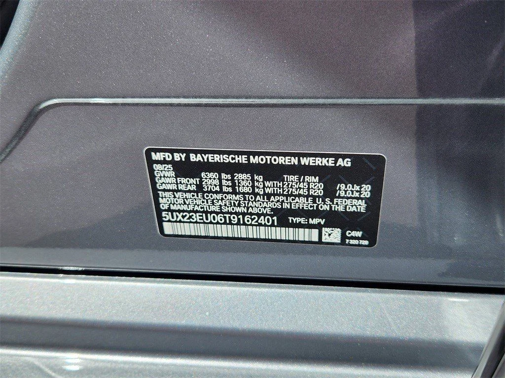 Used 2026 Skyscraper Grey Metallic BMW xDrive40i image 22