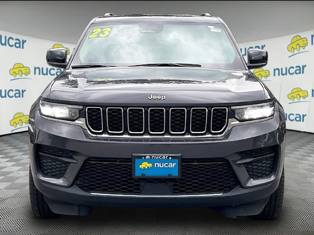 Used 2023 Metallic Jeep Laredo image 2