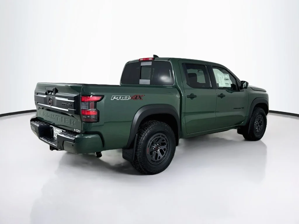 New 2027 Green Nissan PRO-4X image 7