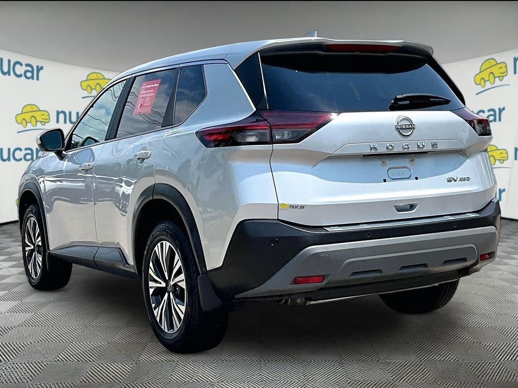 Used 2023 Silver Nissan SV image 4