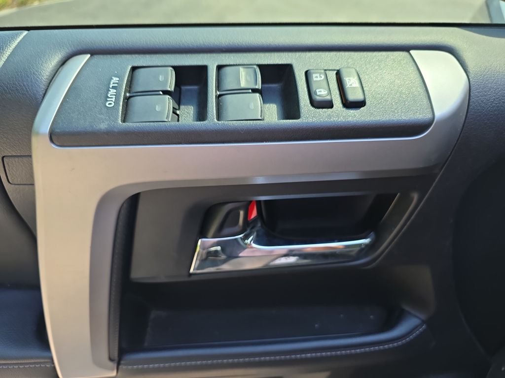 Used 2024  Toyota SR5 Premium image 20