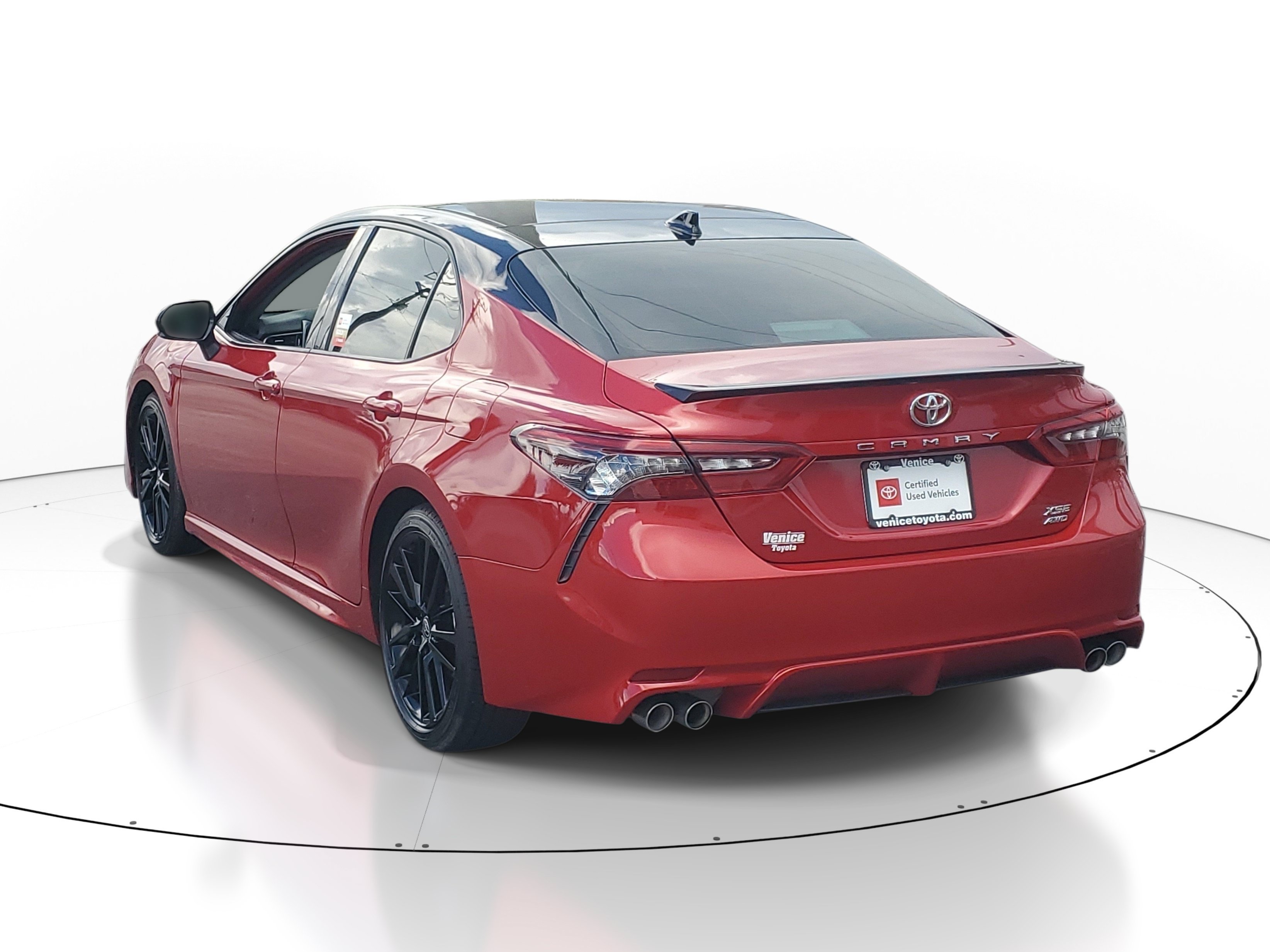 Used 2022 Supersonic Red/Midnight Black Metallic Toyota XSE image 4