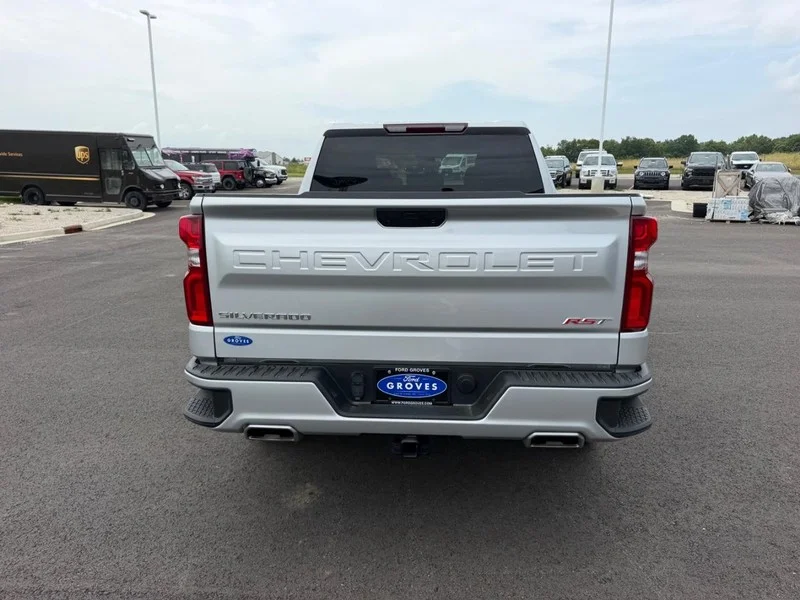 Certified Used 2021 Silver Ice Metallic Chevrolet RST image 6