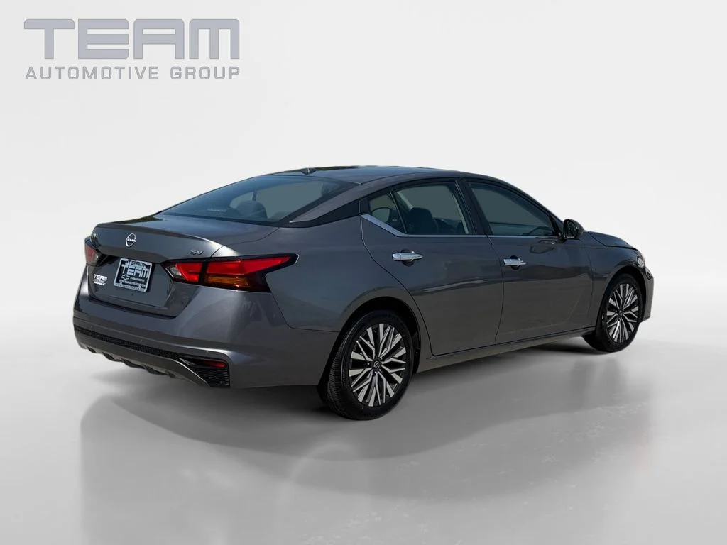 Used 2023 Gray Nissan 2.5 SV image 7