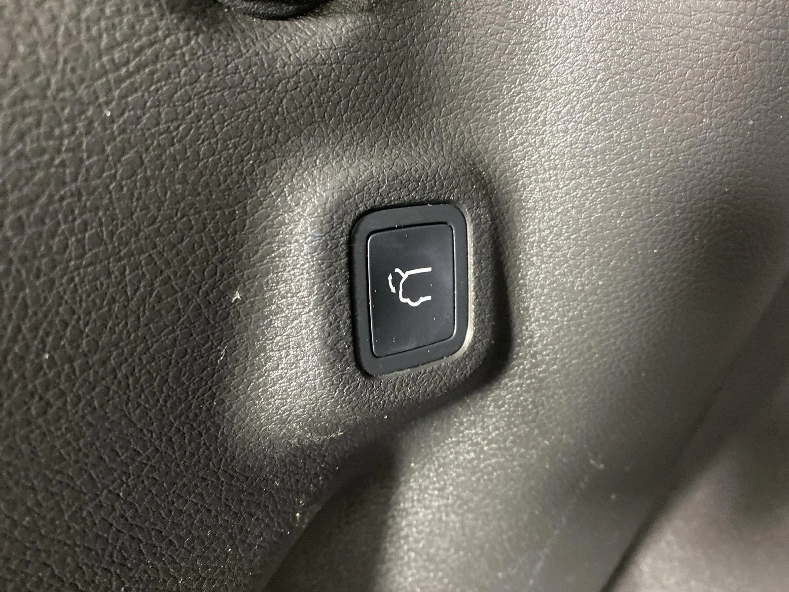 Used 2023 Granite Crystal Metallic Clearcoat Jeep Altitude image 27