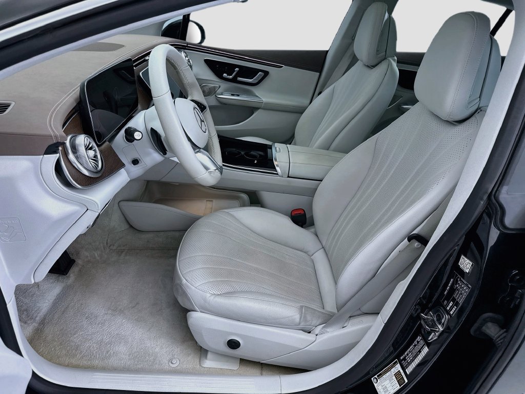 Certified Used 2023 Black Mercedes-Benz 500 Sedan image 18