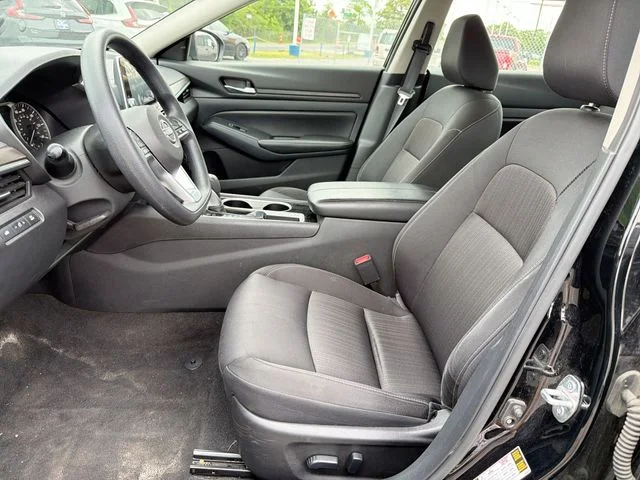 Used 2024 Black Nissan 2.5 SV image 15