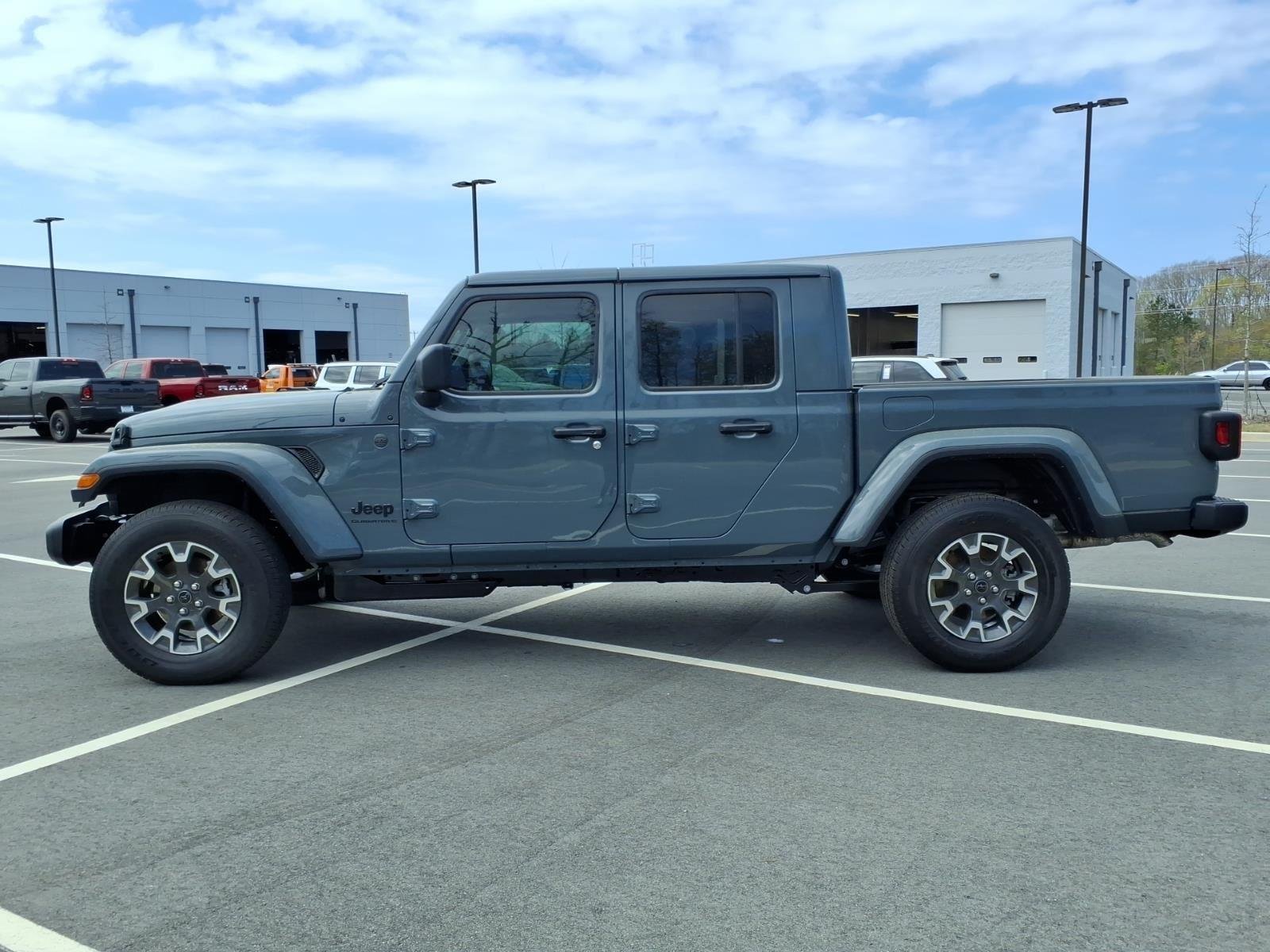 New 2026 Anvil Clear-Coat Exterior Paint Jeep Sahara image 3