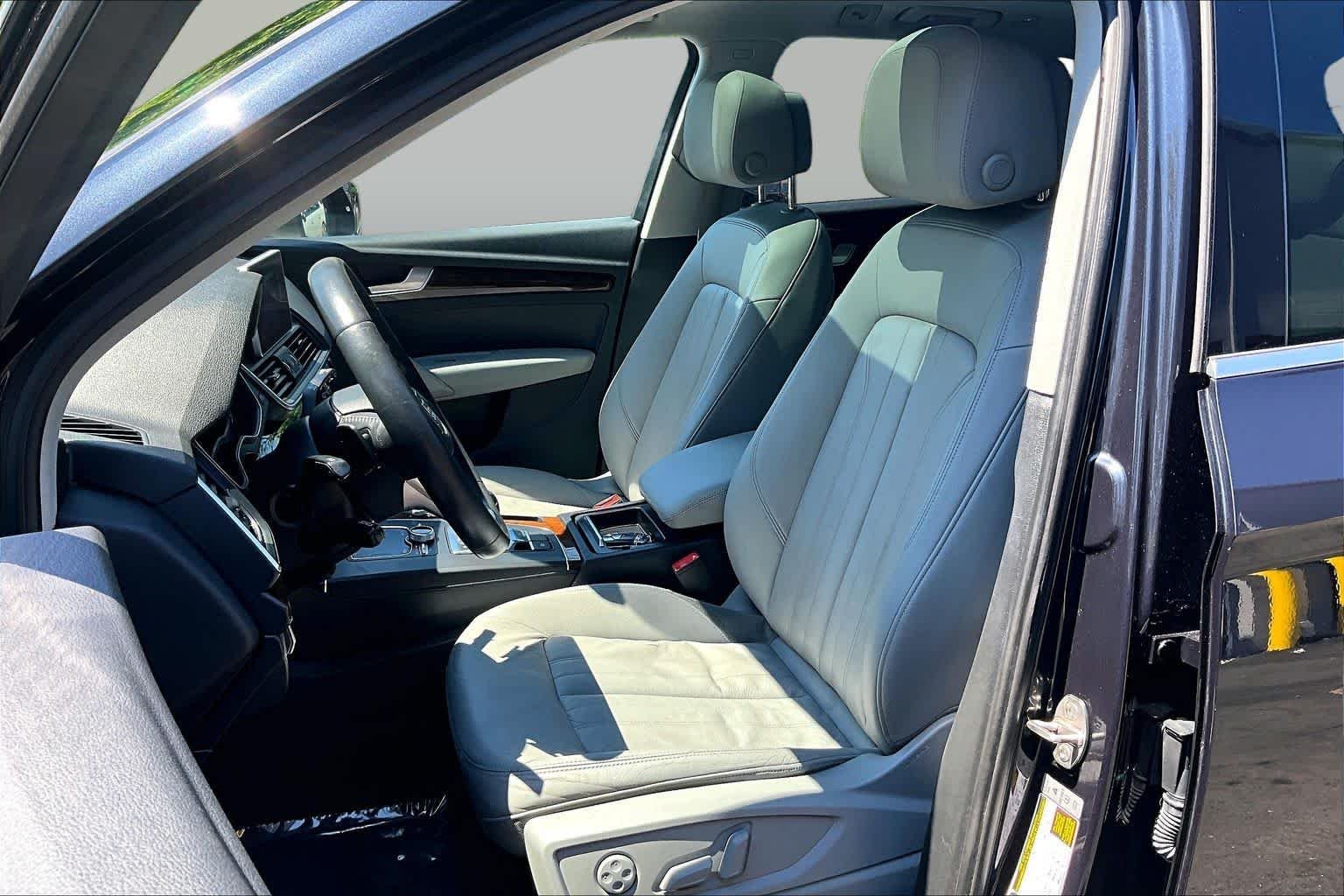 Used 2018 Moonlight Blue Metallic Audi Premium Plus image 8